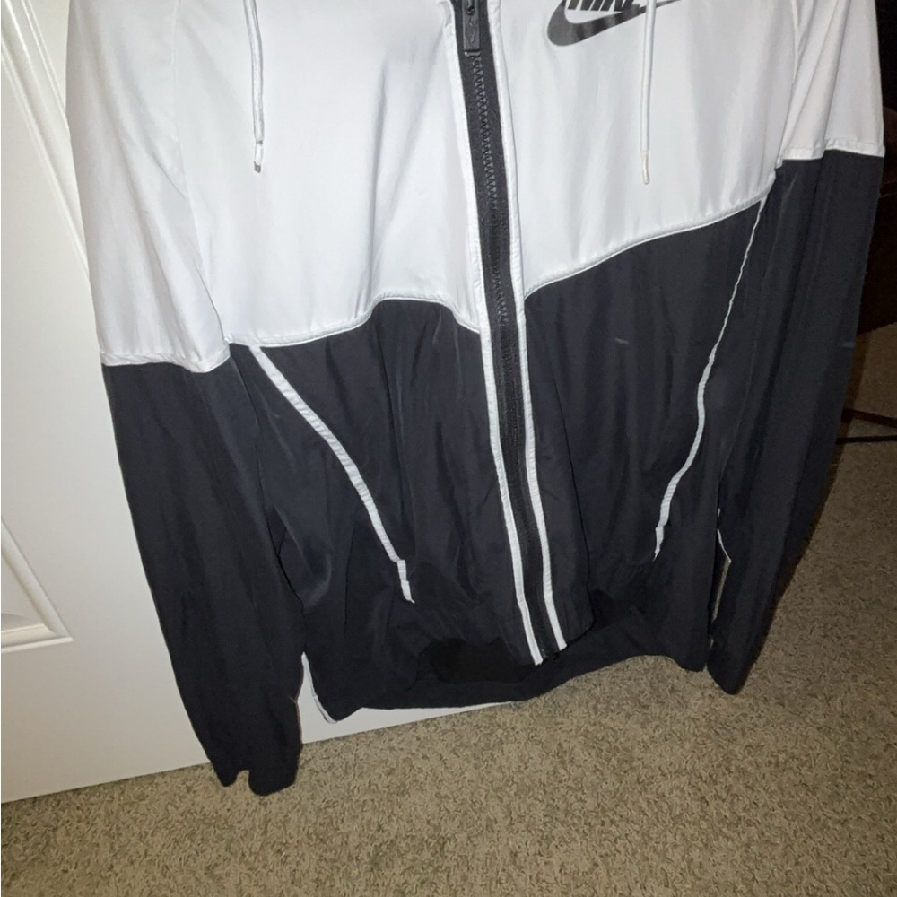 Nike Men's Black and White Windbreaker